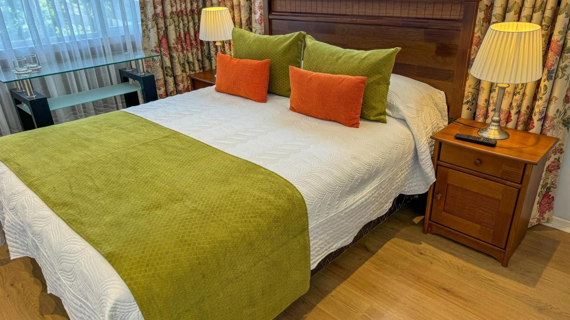 Hotel Puerta Del Lago Puerto Varas Eksteriør bilde